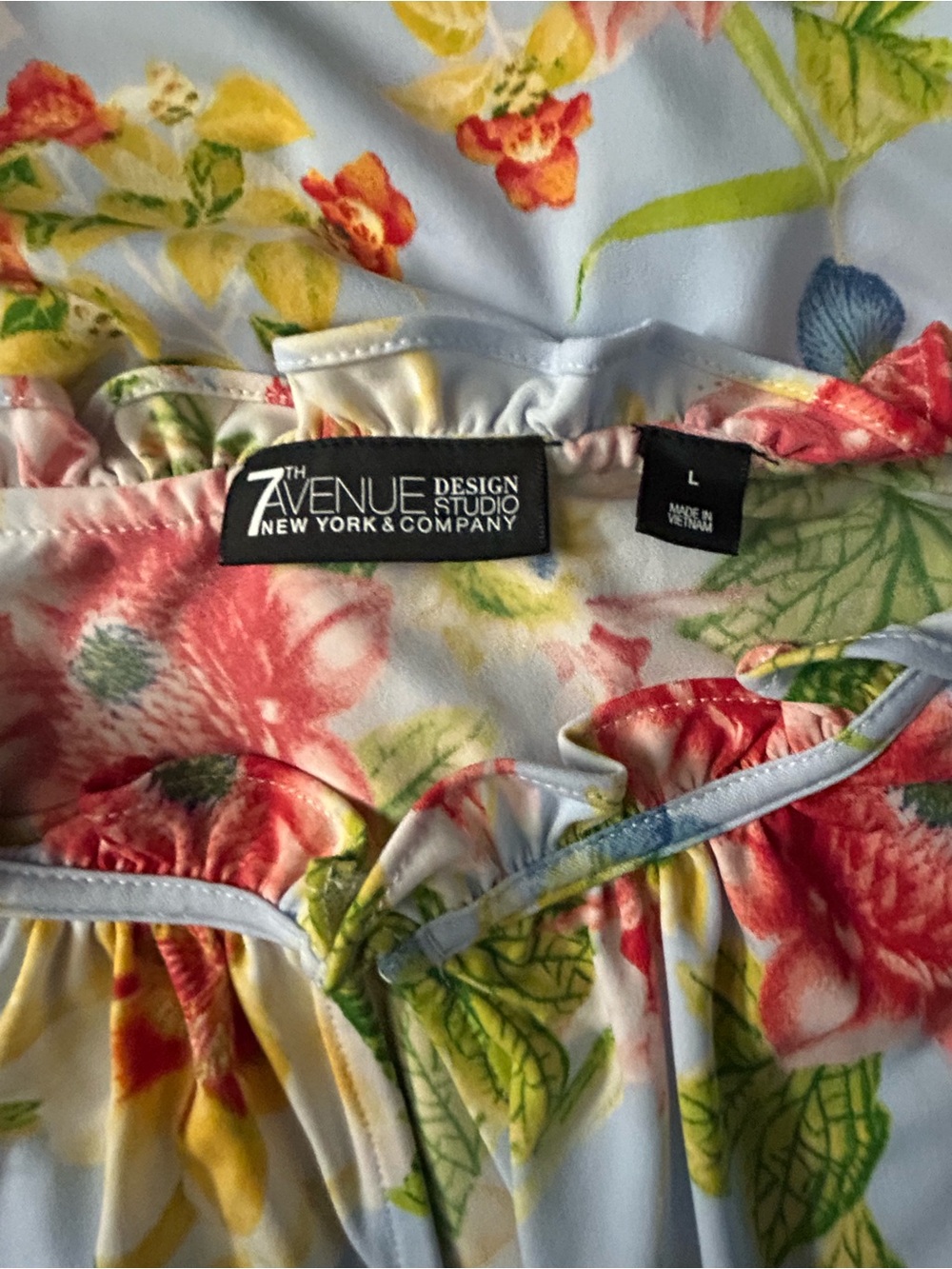 New York. & Co 7th Avenue Keyhole Floral Sleeveless Blouse Blue & Yellow LG - Picture 11 of 12